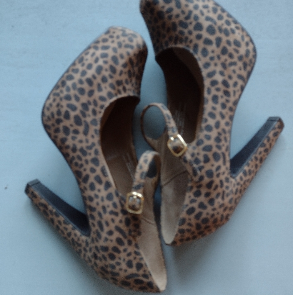 Leopard Pumps - Picture 3 of 5
